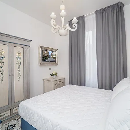 Plaza Boutique - Tropea