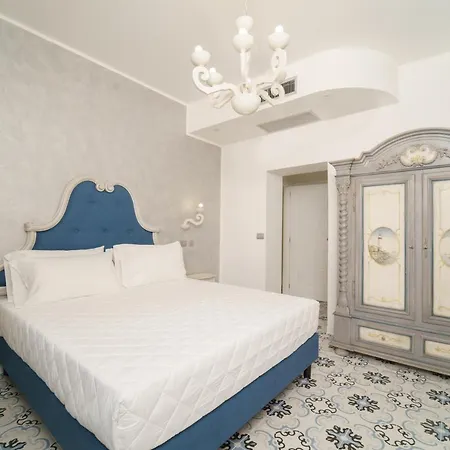 Plaza Boutique - Tropea