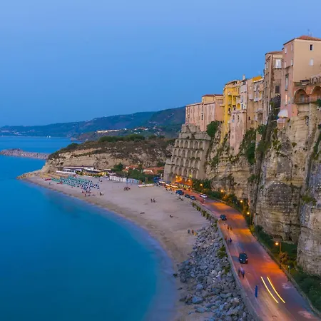 Plaza Boutique - 4* Tropea