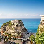 Plaza Boutique - 4* Tropea
