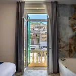 Plaza Boutique - Pensionat Tropea