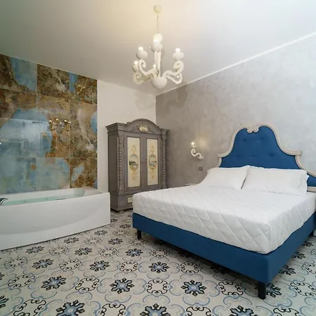 Plaza Boutique - 4* Tropea