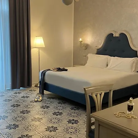 Plaza Boutique - Pensionat Tropea